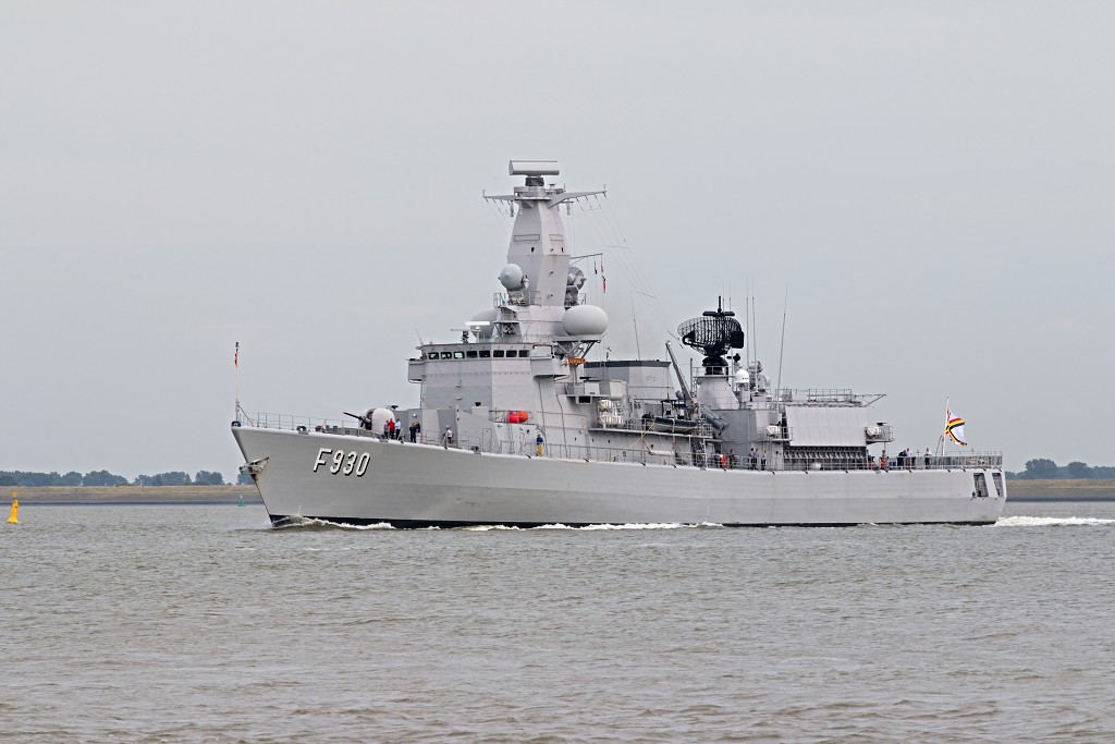 marine navy hdr fregat onderzeeer koopvaardij schip schepen defensie zeemacht vloot armada navo oorlog